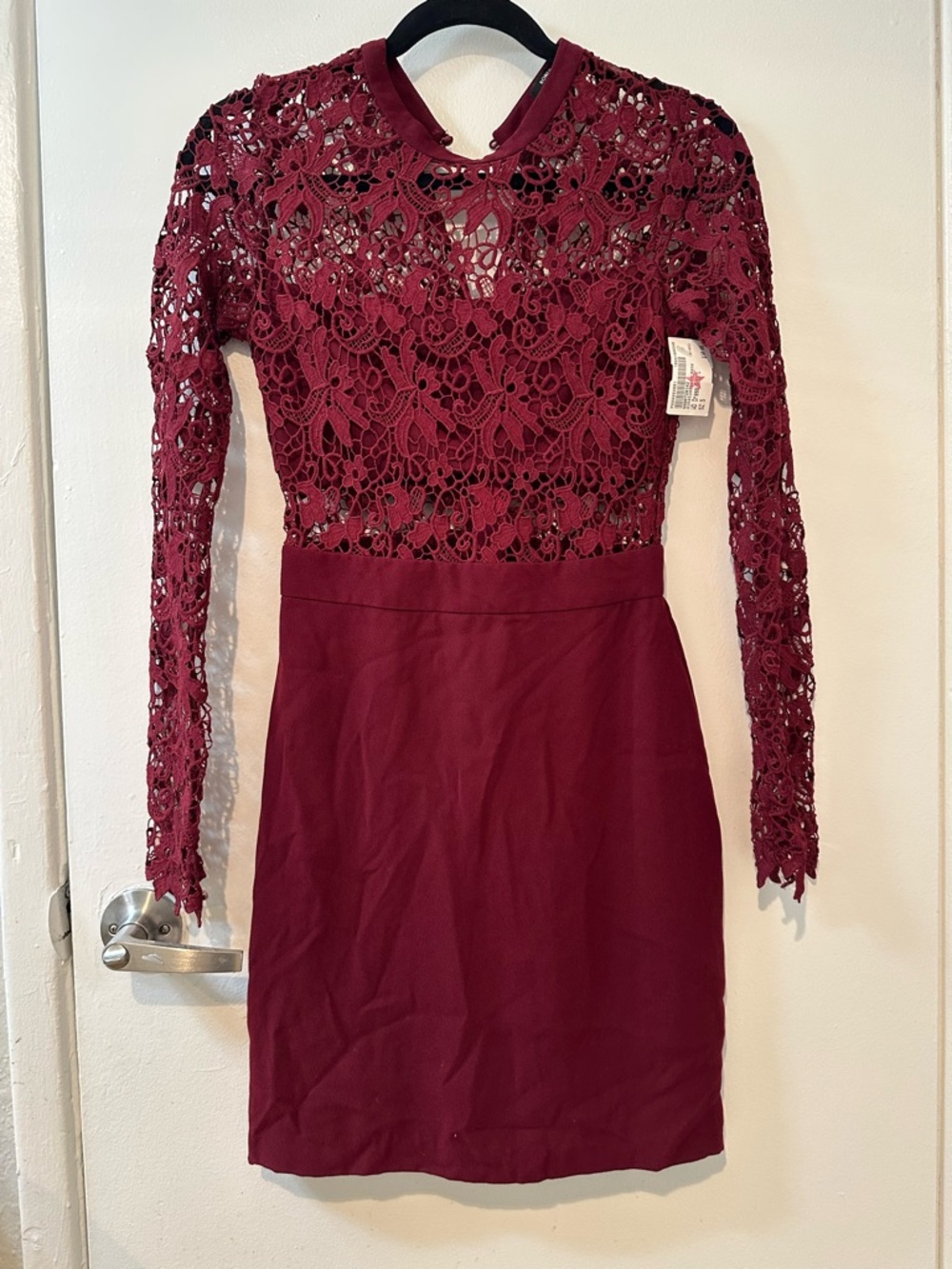 Romeo & Juliet Couture Burgundy Lace Long-Sleeve Sheath Dress